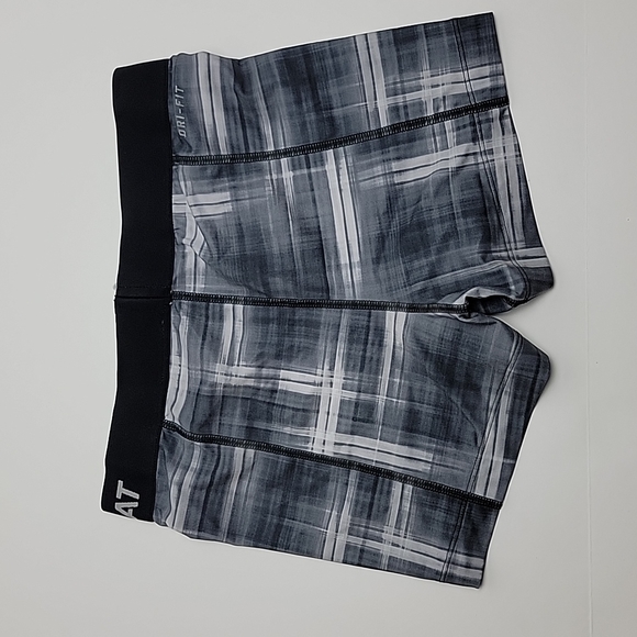 Women Nike Shorts - Picture 1 of 7